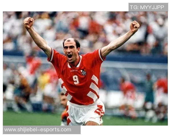 地中海足球巨星的崛起与传奇之路揭秘